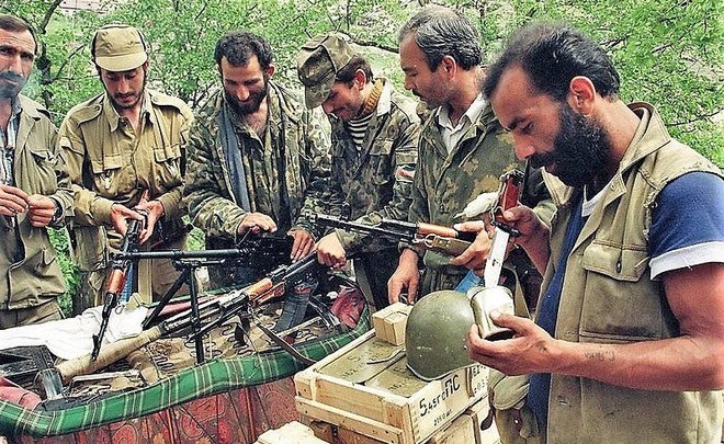 «Новый 1992-й»: глобальная «оружейная» распродажа, кризис в Нагорном Карабахе и дефицит бумаги