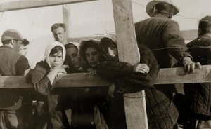 Фотомарафон «100-летие ТАССР»: студенты КАИ плывут на строительство оборонительных сооружений, 1941 год