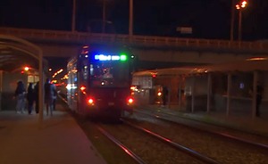 В наушниках по ночной Казани: как прошла театральная премьера в трамвае