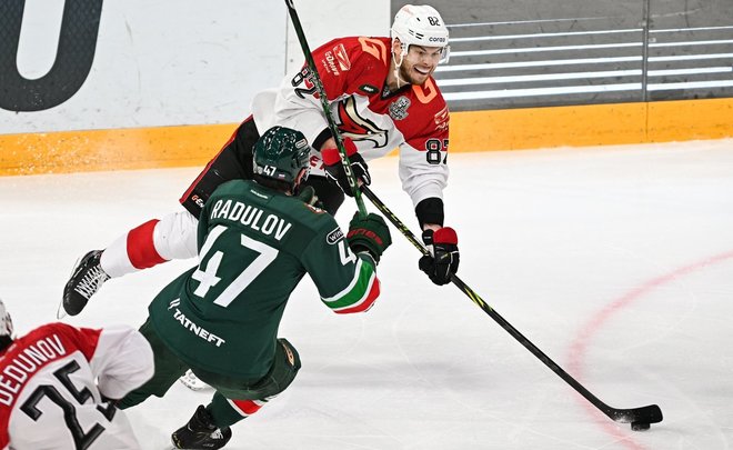 «Это самое сонное начало матча за три раунда». «Ак Барс» уступил «Авангарду» по всем статьям