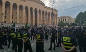 Россияне в Тбилиси: «Спокойно гуляем по городу. Но да, ситуация неординарная»