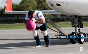 Дуй и тяни: как в столице Татарстана рвали грелки и тащили самолет