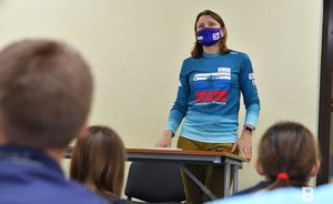 Как стать чемпионом? Анна Богалий встретилась с юными биатлонистами