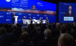 Путин на Питерском форуме: «Мы проблему классового неравенства знаем, мы ее признаем»