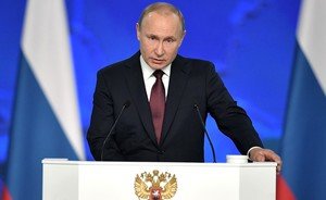 Послание Путина: льготы для многодетных, миллион учителям и «подхрюкивающие сателлиты»