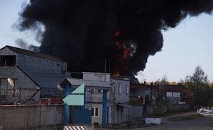 Пожар в промзоне на Тэцевской: в Казани предотвратили угрозу взрыва химикатов