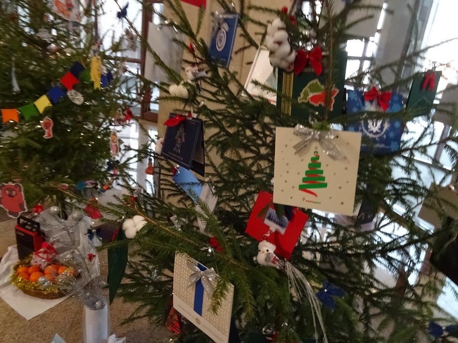 Новогодняя елка в здании Верховного суда РТ