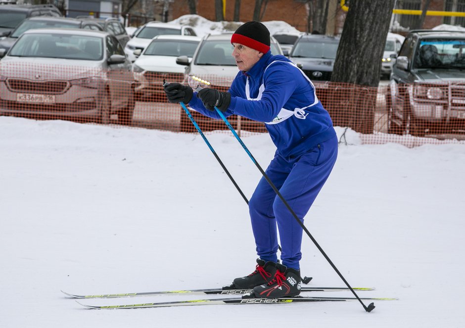 Участники спортивного состязания — лыжная эстафета на кубок АО «ТАИФ-НК»