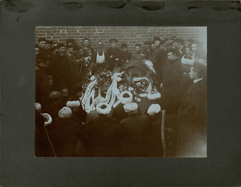 Похороны Г.Тукая. Казань. На мусульманском кладбище. 4 апреля 1913