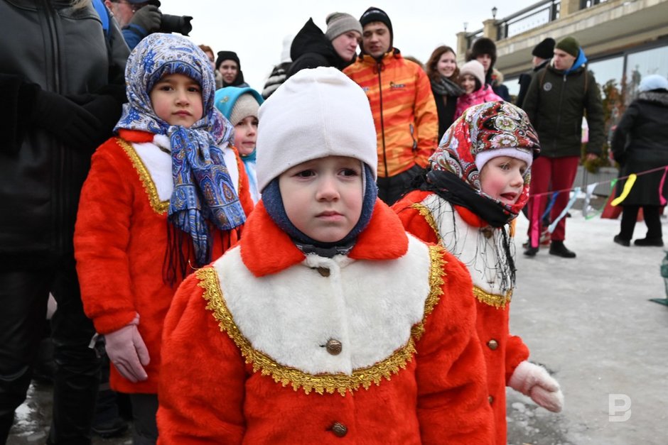 Дети на Масленице на Кремлевской набережной