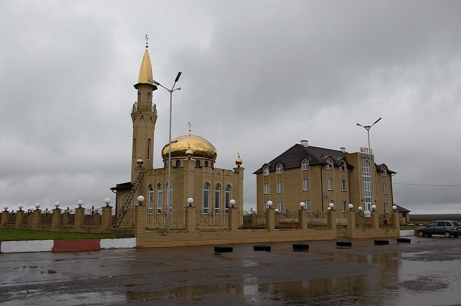 Мечеть на дороге при вьезде в район