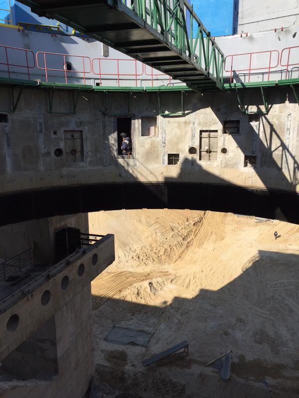 Косм Восточный - уже почти готовое огневое кольцо в стартовом комплексе с бетонными стенками в 1,2 м