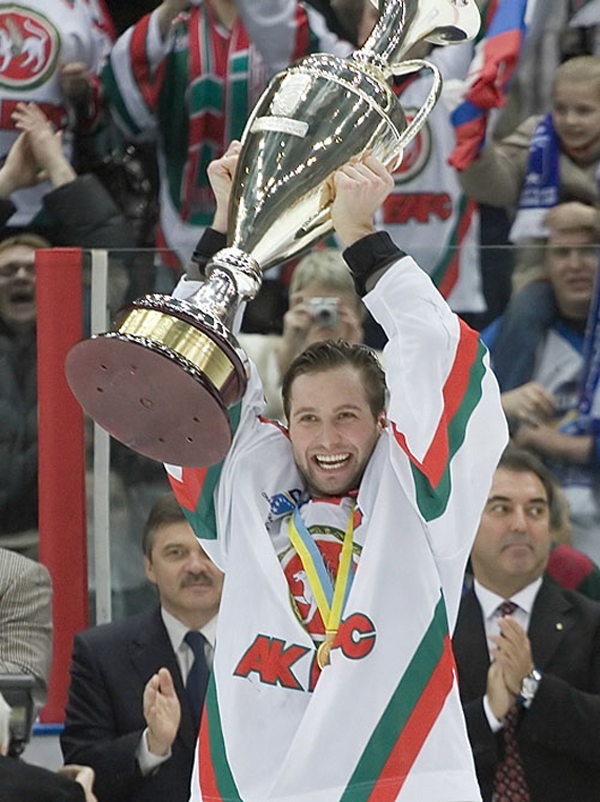 В 2007 году Алексей с «Ак барсом» выиграл Кубок европейских чемпионов и установил новый рекорд как лучший бомбардир.