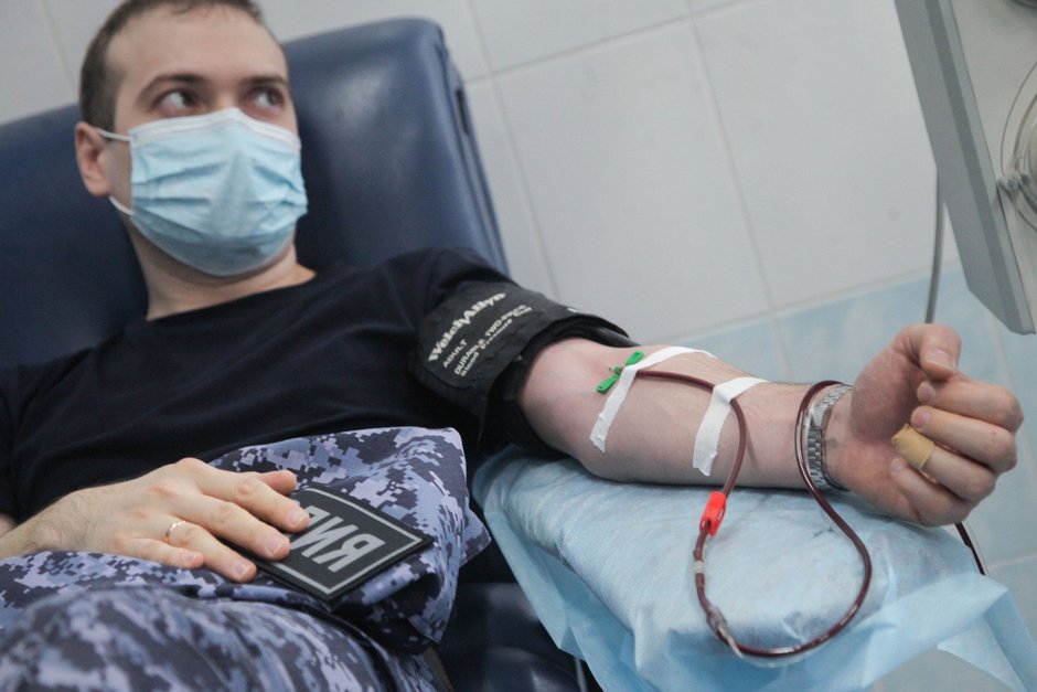 участник в донорской акции по сдаче плазмы крови