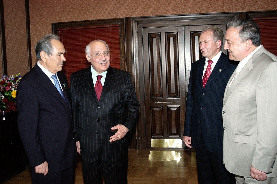 С чрезвычайным и полномочным послом Арабской Республики Египет в Российской Федерации Рауфом Саадом, 2005 г.