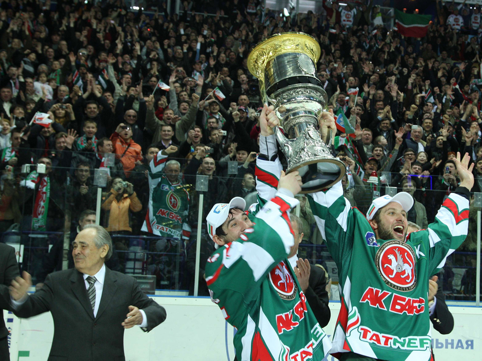 Морозов получил звание «Мастер плей-офф» как самый ценный хоккеист розыгрыша Кубка Гагарина 2008/09.
