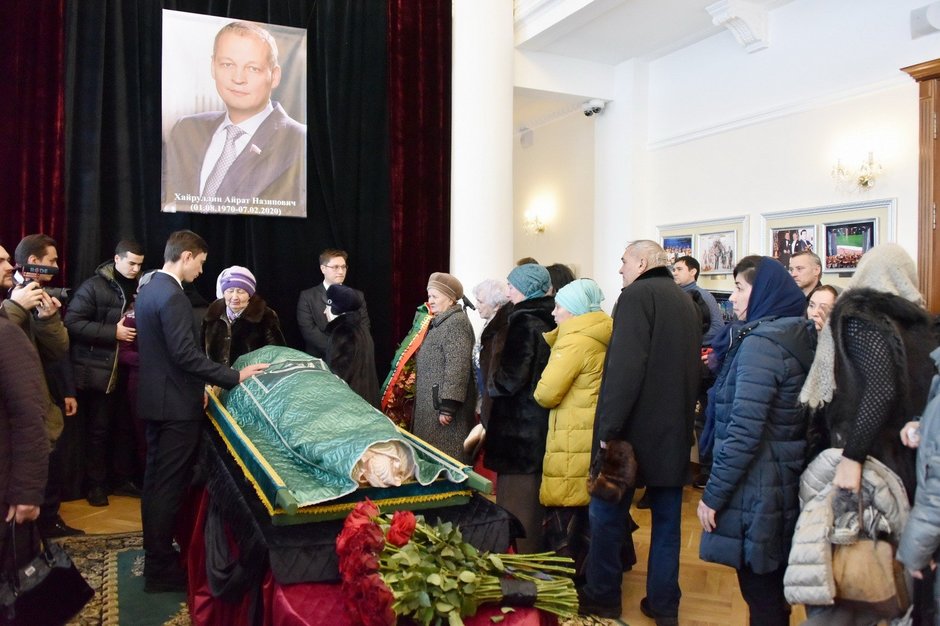 Прощание с мужем. Похороны Сорокина Мамадыш. Могилы детей погибших в Казани.