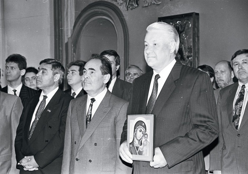 С Борисом Ельциным в Петропавловском соборе Казани, 1994 год