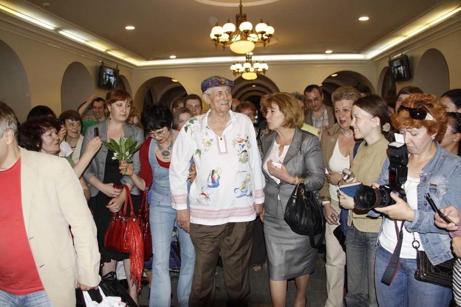 Выступление в Казанском университете в 2010 году