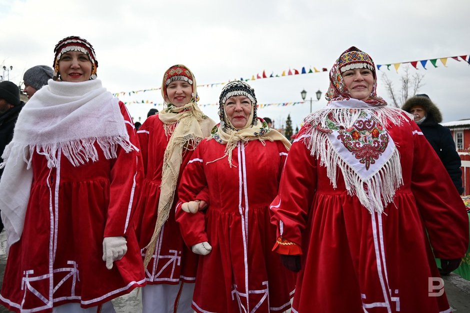 народные костюмы на Масленице на Кремлевской набережной
