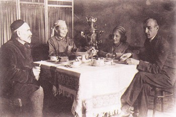 Ильяс Аухадеев в доме родителей
