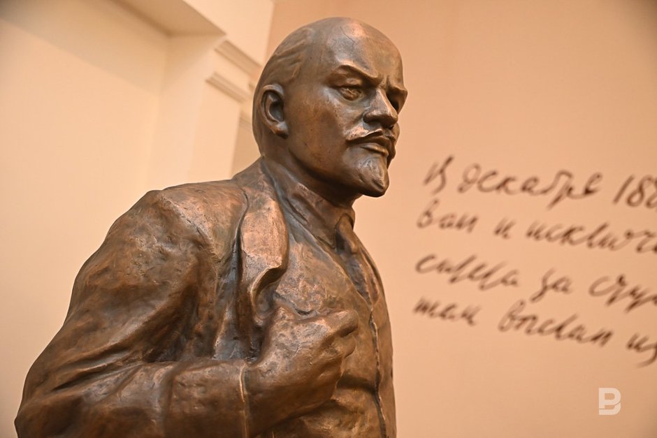 Памятник Ленину в Доме-музею Ленина