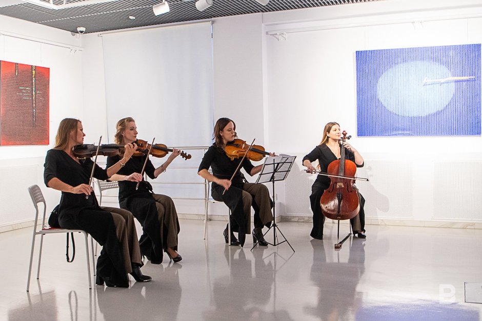 Музыканты на выставки турецкого художника Ахмета Йешиля «Звуки и следы»