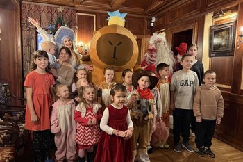 Более 40 детей участвовали в новогодних елках в Доме приемов ASG