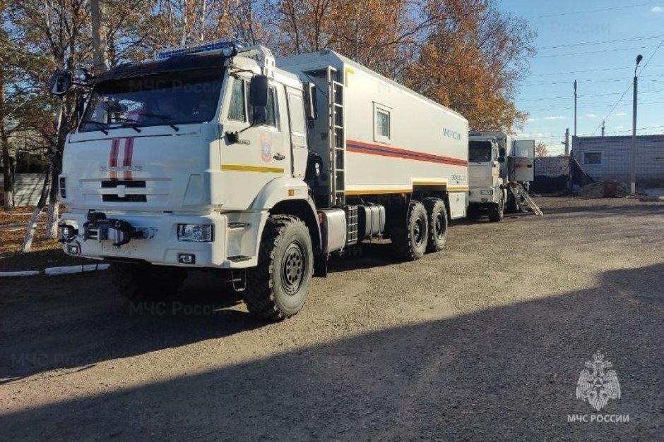В Амурское МЧС поступили КАМАЗы с водолазным комплексом