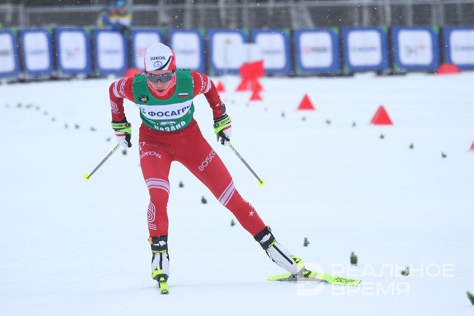 FIS выдал лыжникам Коростелеву и Непряевой нейтральные статусы