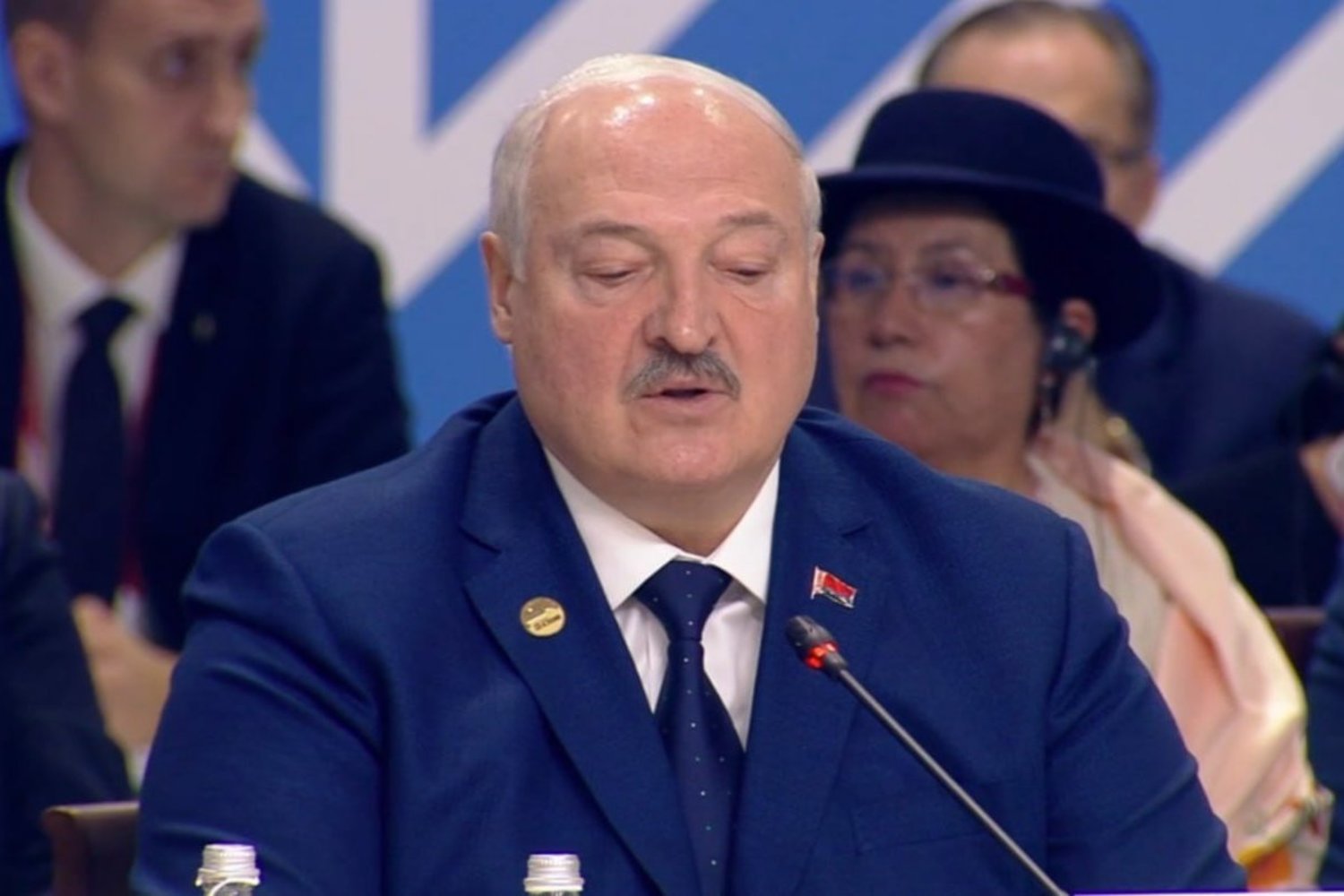 Лукашенко: Белоруссия готова защищать свой суверенитет комплексом «Орешник»
