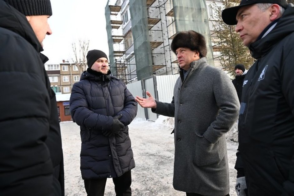 Метшин осмотрел дома на улице Хади Такташа, у которых начали обновлять фасады