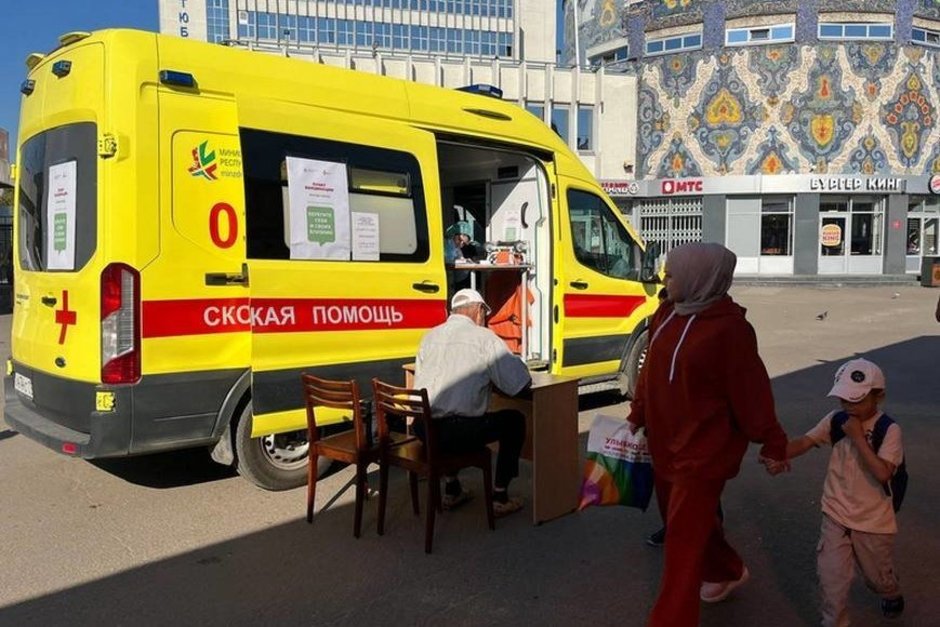 В Казани сократили время работы мобильных пунктов вакцинации у станций метро