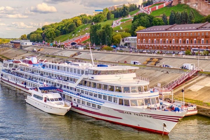 Прокуратура проверяет теплоход «Лев Толстой» после возможного отравления пассажиров