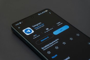 Телеграмм — тормозит, предвыборные страсти — накаляются