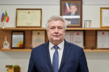 Эдуард Галеев поздравил с Международным женским днем!