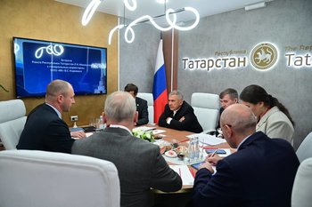 Минниханов и глава ВК обсудили внедрение отечественных цифровых решений в Татарстане