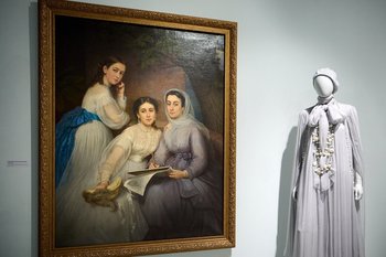 В Казани таможня не отдает картины, которые должны были представить в Елабуге