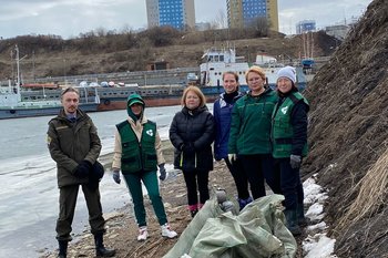 В Набережных Челнах по инициативе экологов прошел массовый субботник