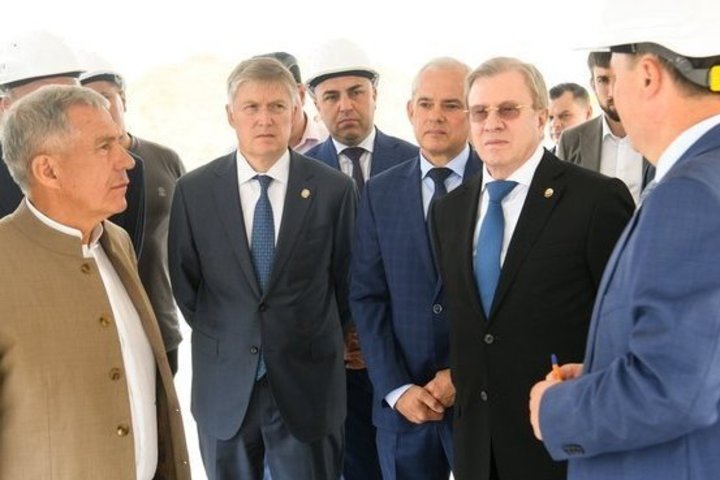 Виталий Савельев и Рустам Минниханов осмотрели ход строительства нового терминала казанского аэропорта