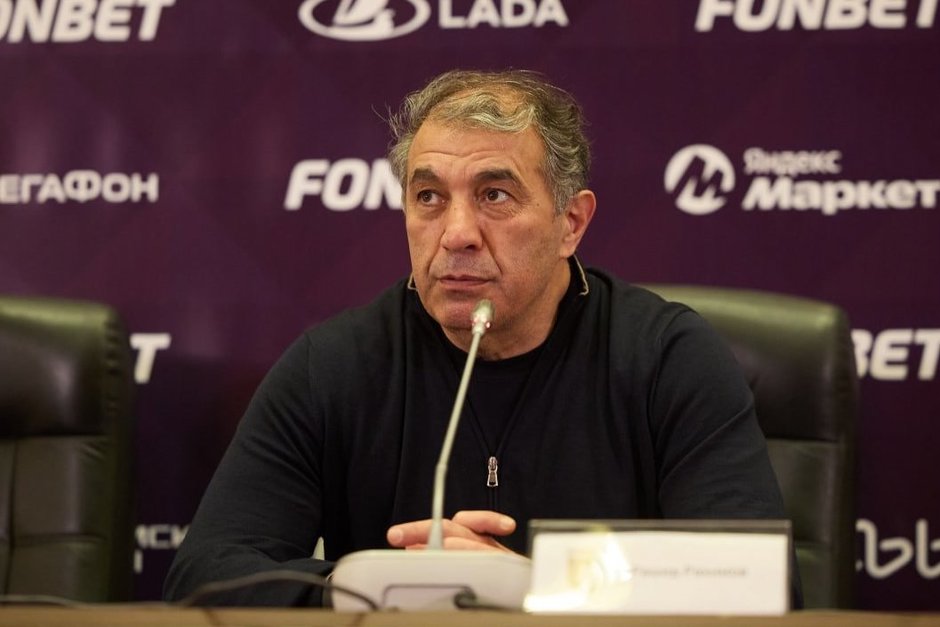 Рахимов ответил на критику фаната «Рубина», прорвавшегося в зал для пресс-конференций