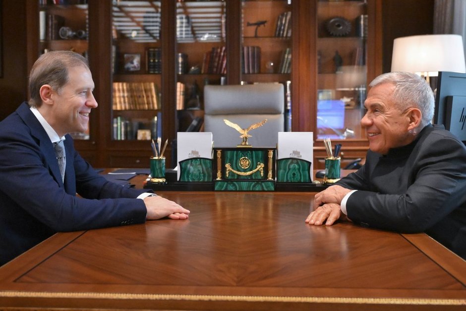 Минниханов обсудил с Мантуровым модернизацию Казанского авиазавода