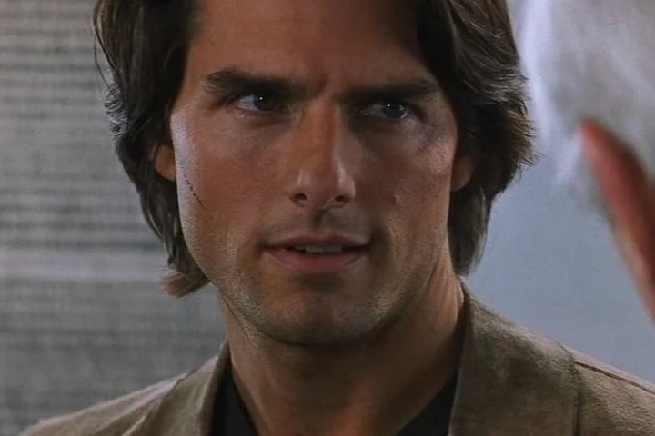 Том Круз установил рекорд Гиннесса в прыжках с горящим парашютом