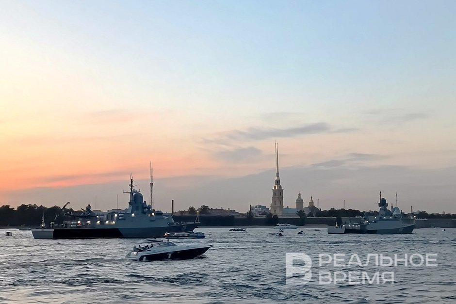 Ленобласть массово атаковали БПЛА, пострадали нефтяной терминал и ЦОД VK