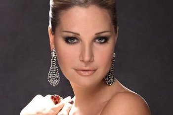 Оперная певица Мария Максакова-Игенбергс* объявлена в международный розыск