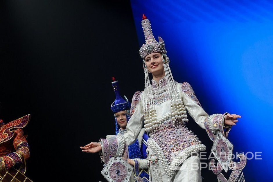 В Казани представили якутские алмазы, межрегиональные нагрудники изю и инклюзивный театр