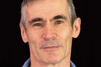 Эндрю Миллер получил премию Вальтера Скотта за роман о зиме 1963 года