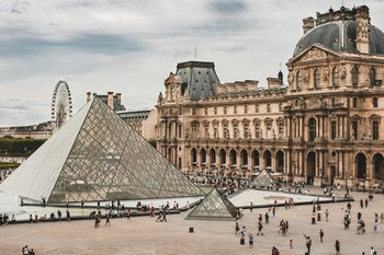 Макрон назначил новых руководителей двух музеев: Кристоф Лерибо возглавит Лувр