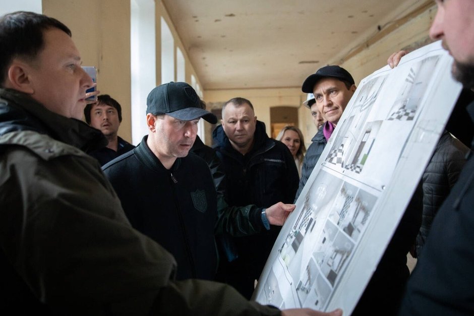 Владимир Леонов и Марат Айзатуллин посетили строительство Центра фигурного катания