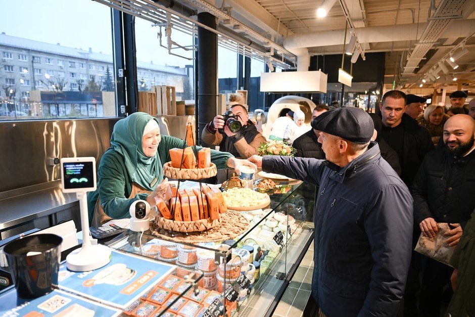 Минниханов оценил масштабную реконструкцию Московского рынка в Казани